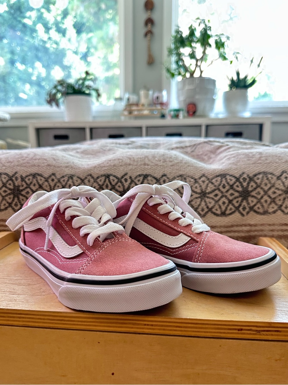 NWOB - Vans Pink Suede Old Skool Sneakers with White Stripe